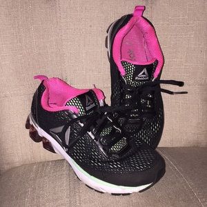 Reebok running shoes size 6 women’s